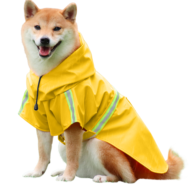 Nepremokavý Dažďový Plášť pre Psíka s Reflexným Pásikom Shiba Inu v nepremokavom žltom plášti s reflexnými pásmi, ľahko sa dá obliecť, ideálny na daždivé prechádzky.